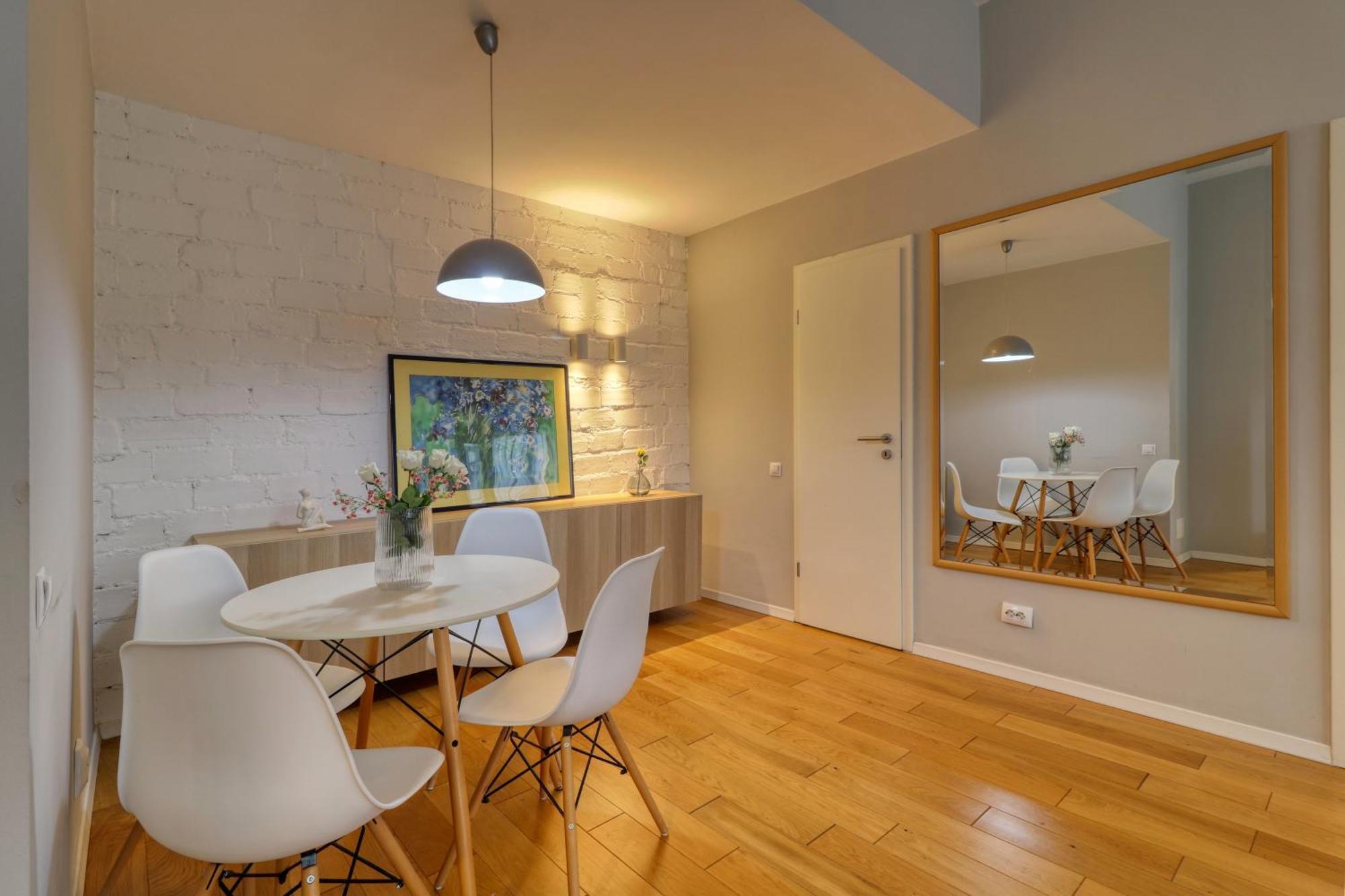 Urban Chic Apartment Bukares Bagian luar foto